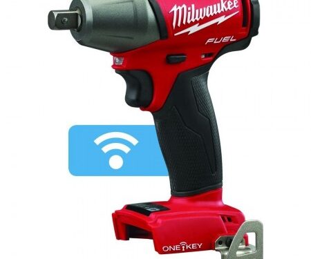 Milwaukee impact wrench with pin detent